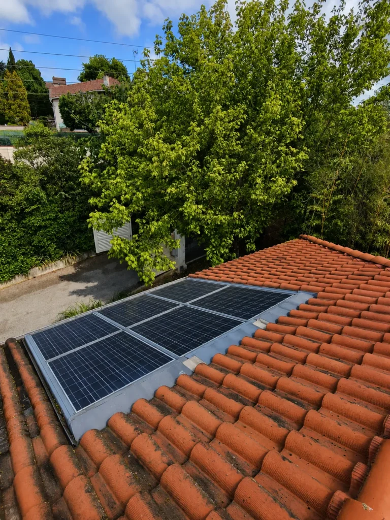 Nettoyage panneaux solaires laveur de vitres